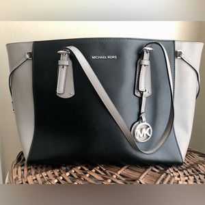 Michael Kors Voyager Tote